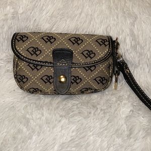 Dooney & bourke wristlet